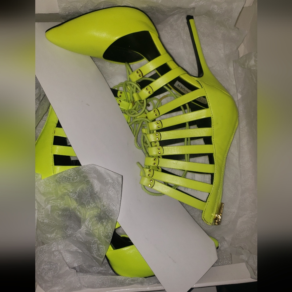 Steve Madden, 7.5, neon color